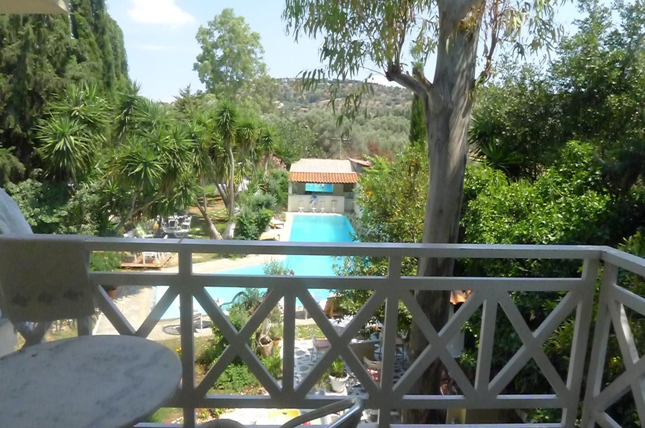 St. Thomas Bed And Breakfast Paiania Экстерьер фото