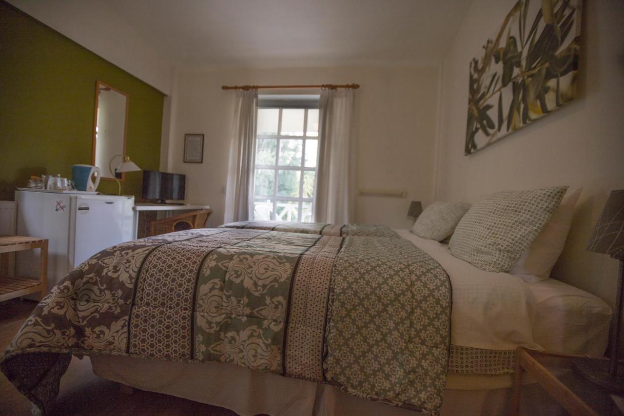 St. Thomas Bed And Breakfast Paiania Экстерьер фото
